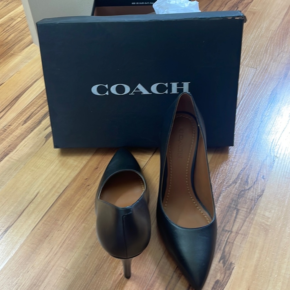 Coach Addie 90 LTR PMP Heels